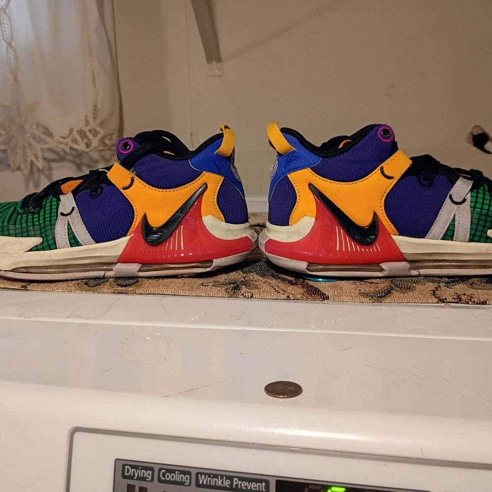 Nike LeBron Witness 7 Mid Multi-Colo